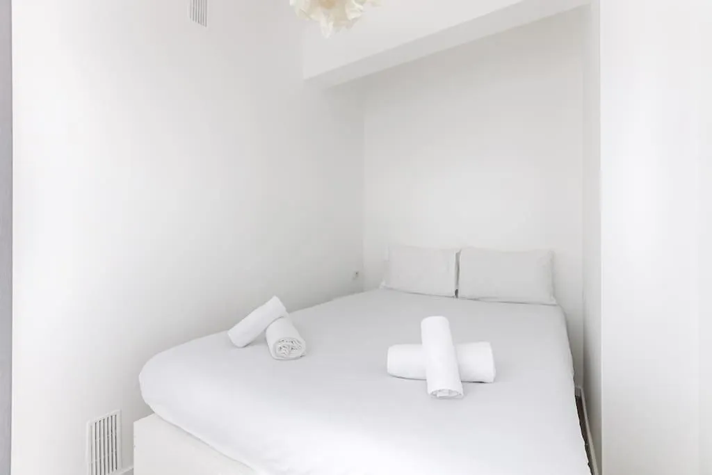 Champs Elysees Haussmann Charming 1br